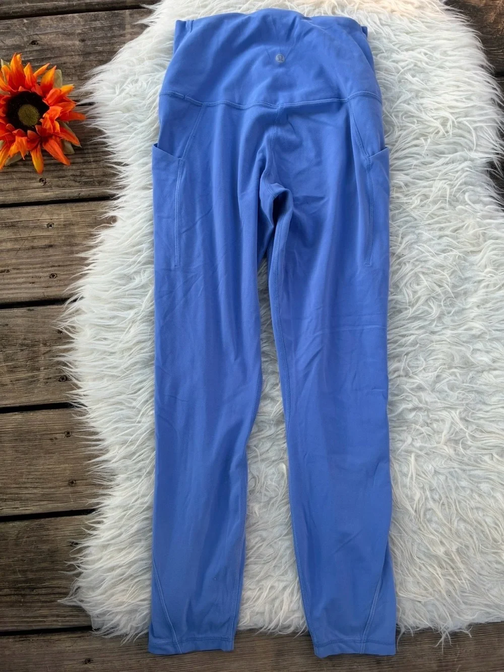 🌺lululemon athletica High-Rise Pocket Leggings 25” wild indigo in size 6🌺